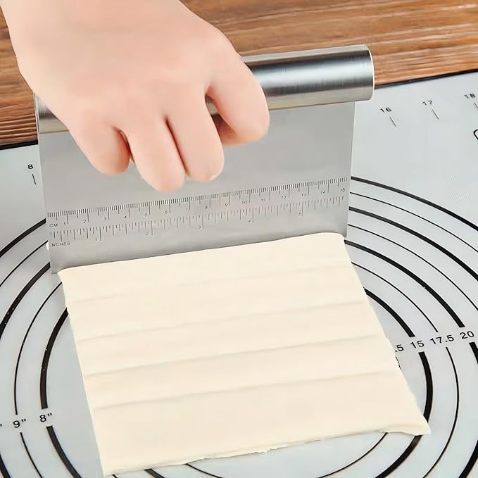 Dough Pastry Scraper Stainless Steel Bench Scraper with Measuring Scale Multipurpose for Butter, Cake, Onion, Vegetable, Pizza Cutter - Pastry Bread Separator
